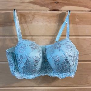 Victoria’s Secret dream angels lined Demi bra. Size 36DD.